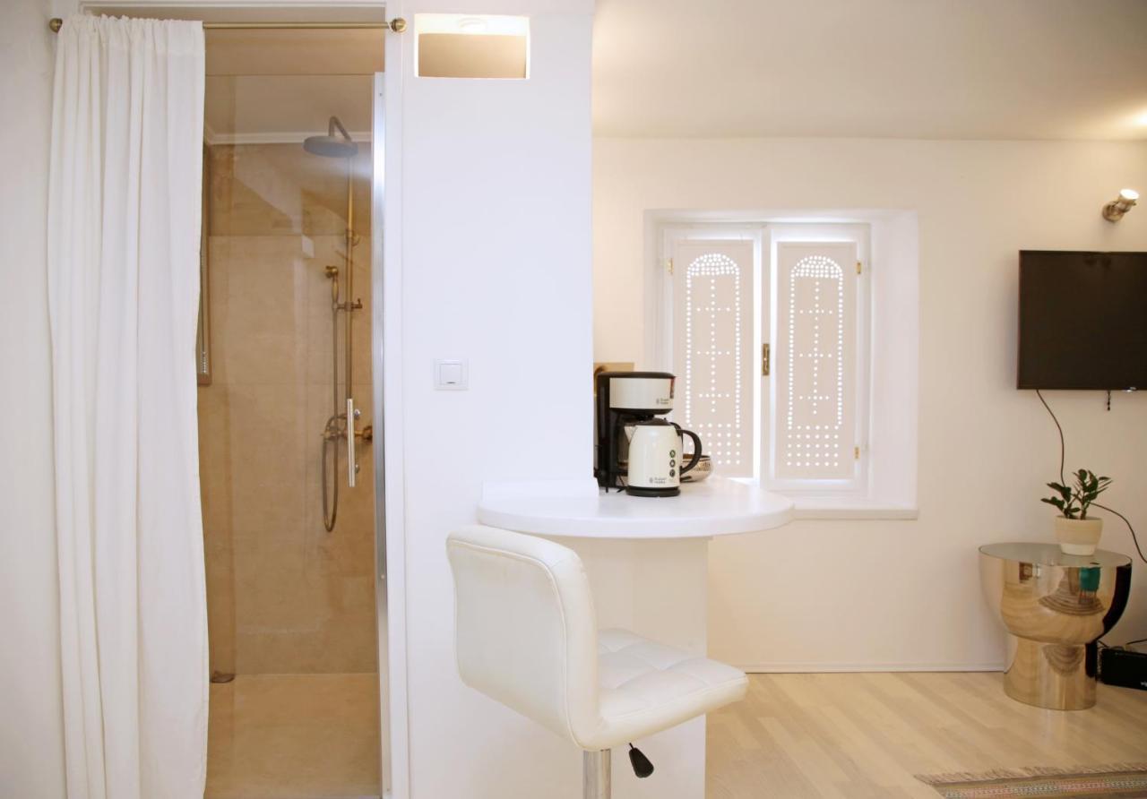 Swan City Apartment & Room Шибеник Экстерьер фото