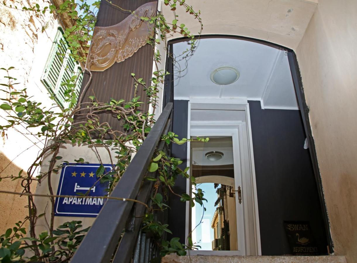 Swan City Apartment & Room Шибеник Экстерьер фото