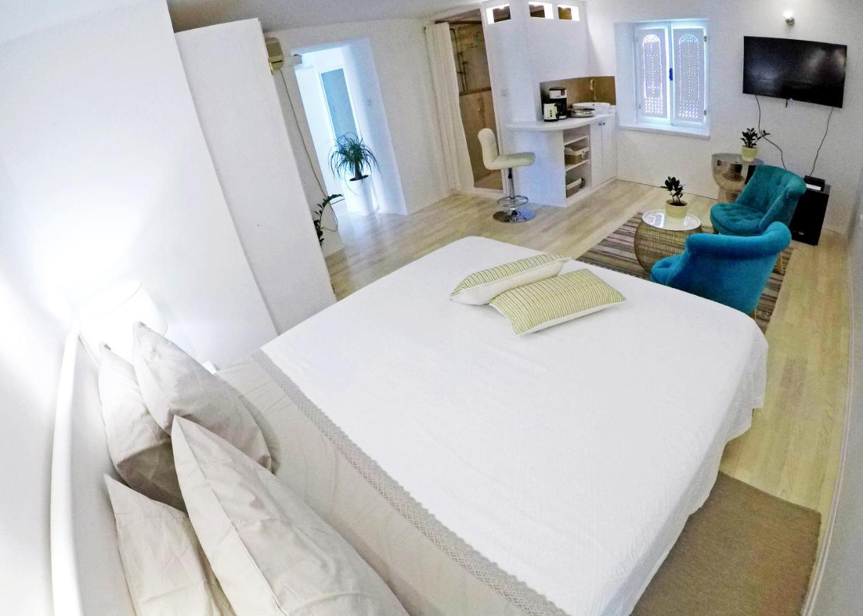 Swan City Apartment & Room Шибеник Экстерьер фото