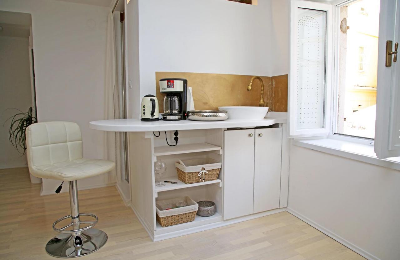 Swan City Apartment & Room Шибеник Экстерьер фото