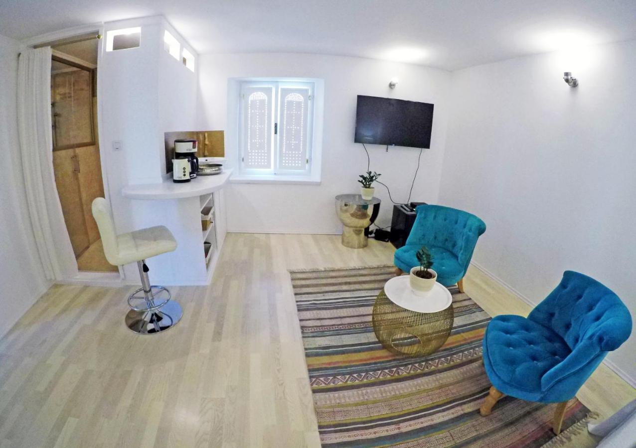 Swan City Apartment & Room Шибеник Экстерьер фото